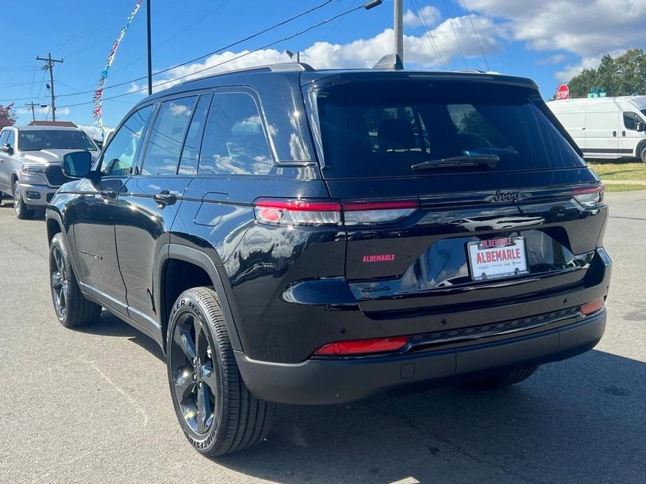 new 2025 Jeep Grand Cherokee car, priced at $42,777