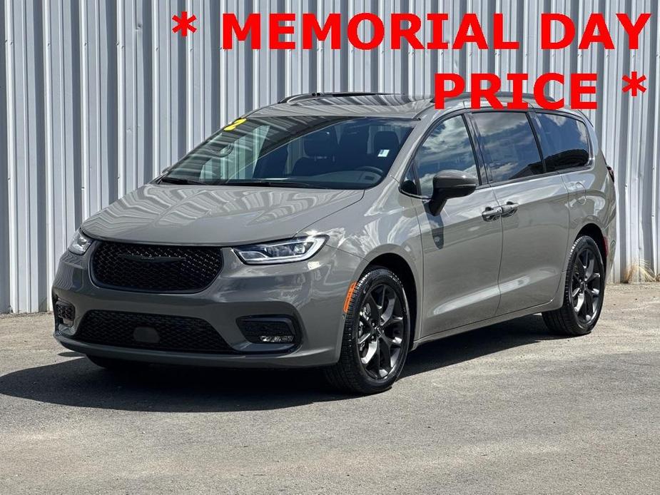 used 2023 Chrysler Pacifica car, priced at $37,277