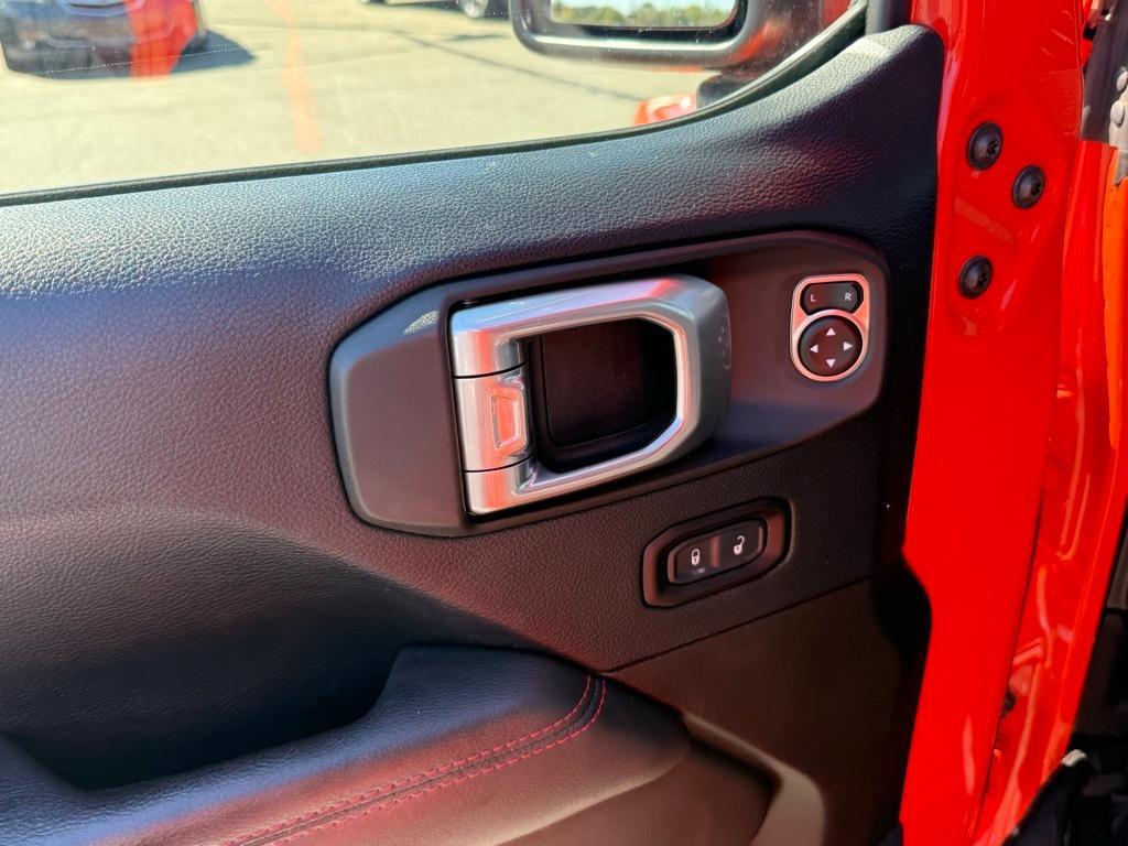 used 2018 Jeep Wrangler Unlimited car, priced at $29,277