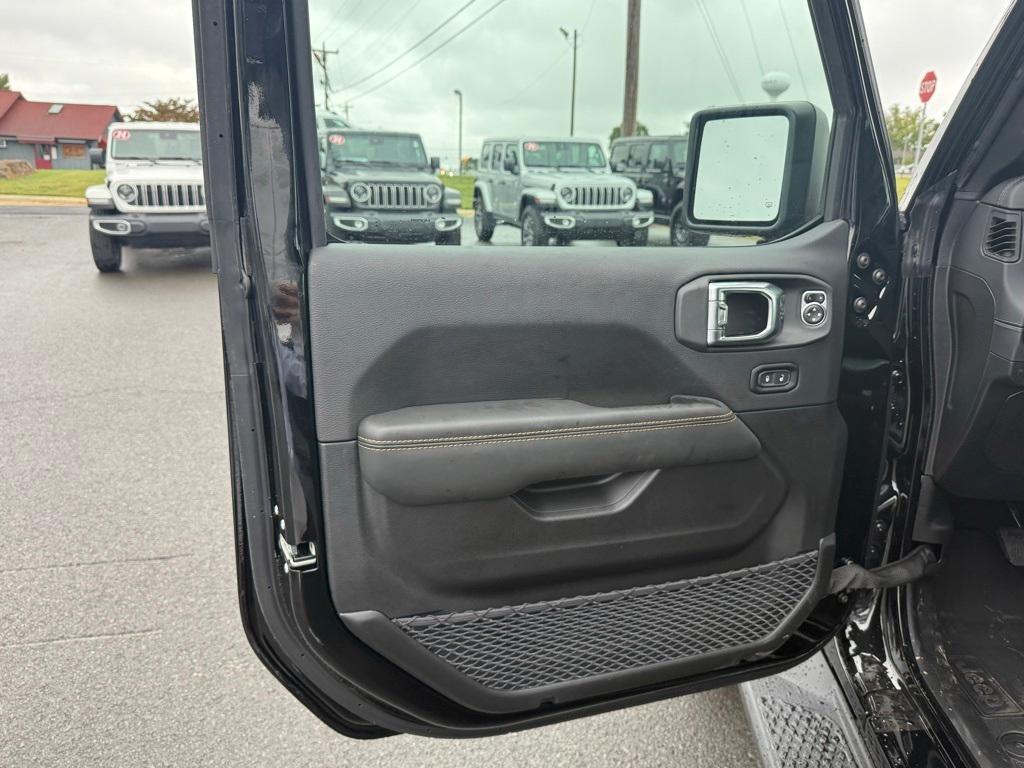 new 2025 Jeep Gladiator car, priced at $41,777