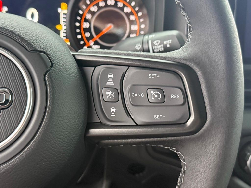 new 2025 Jeep Gladiator car, priced at $41,777