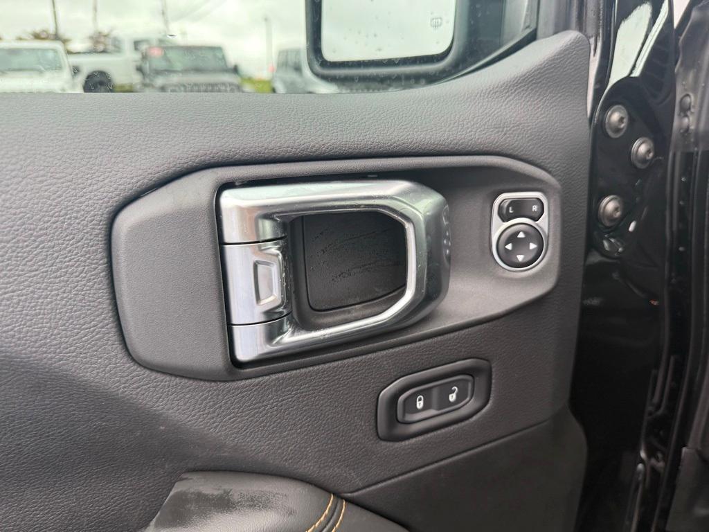 new 2025 Jeep Gladiator car, priced at $41,777