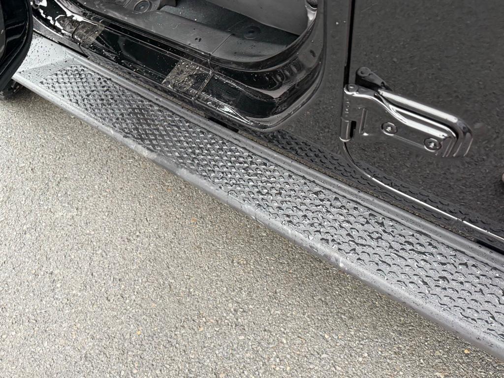 new 2025 Jeep Gladiator car, priced at $41,777