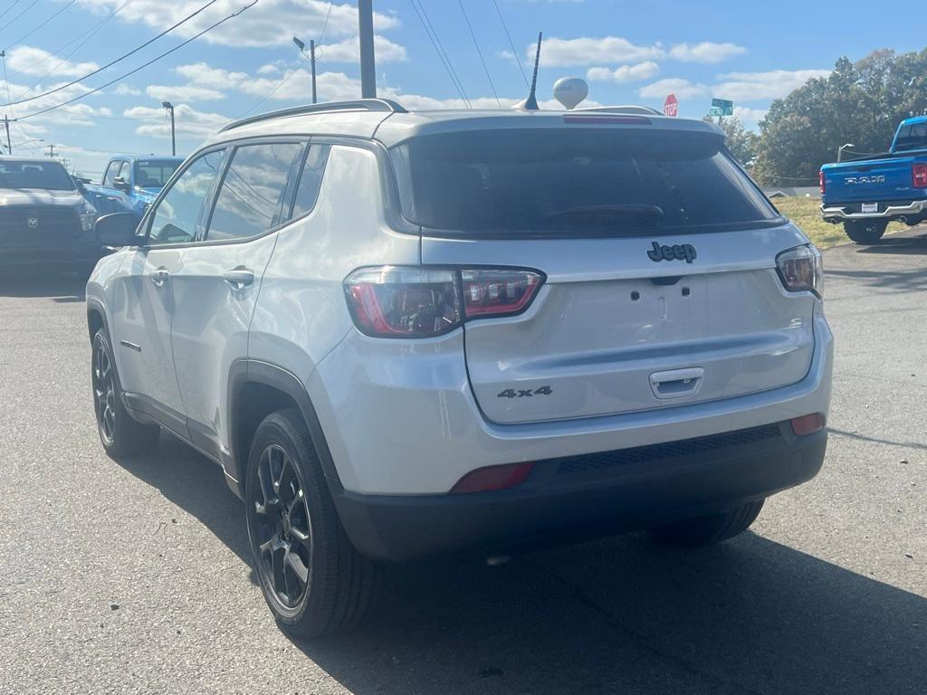 new 2025 Jeep Compass car, priced at $27,777