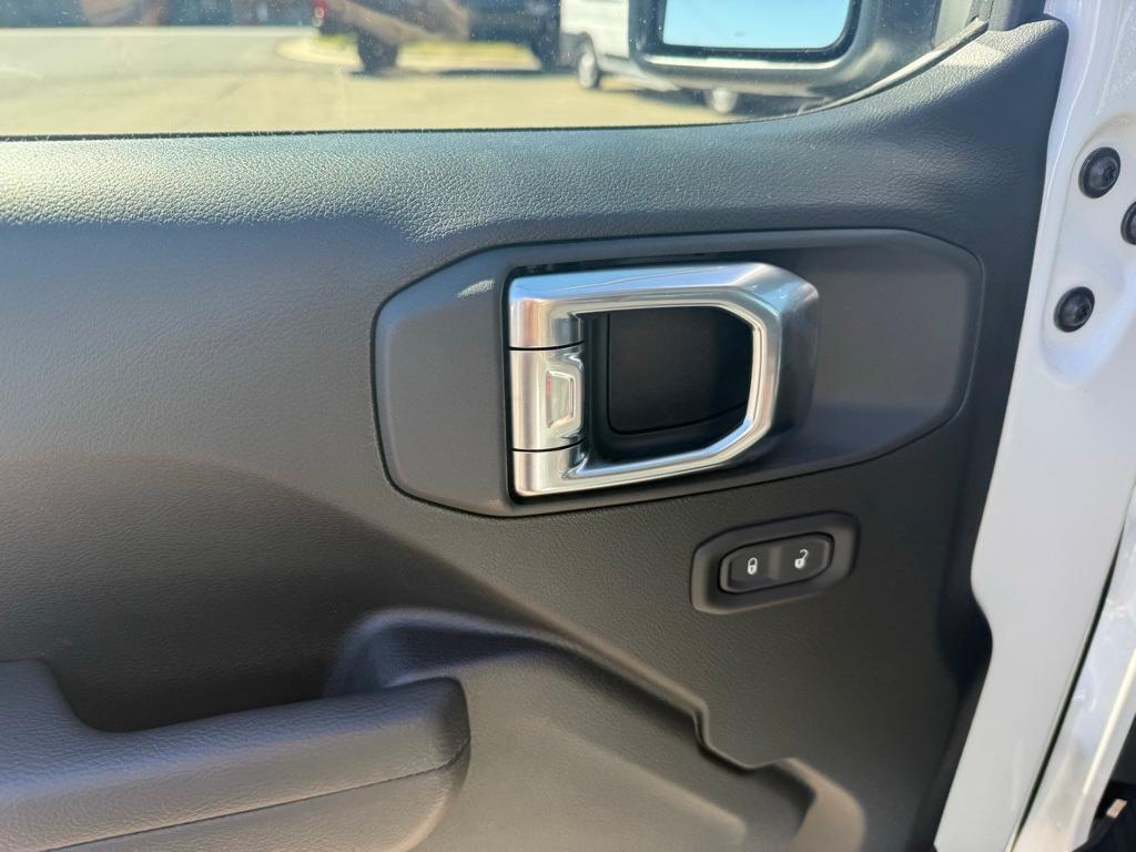 new 2026 Jeep Wrangler car, priced at $39,777