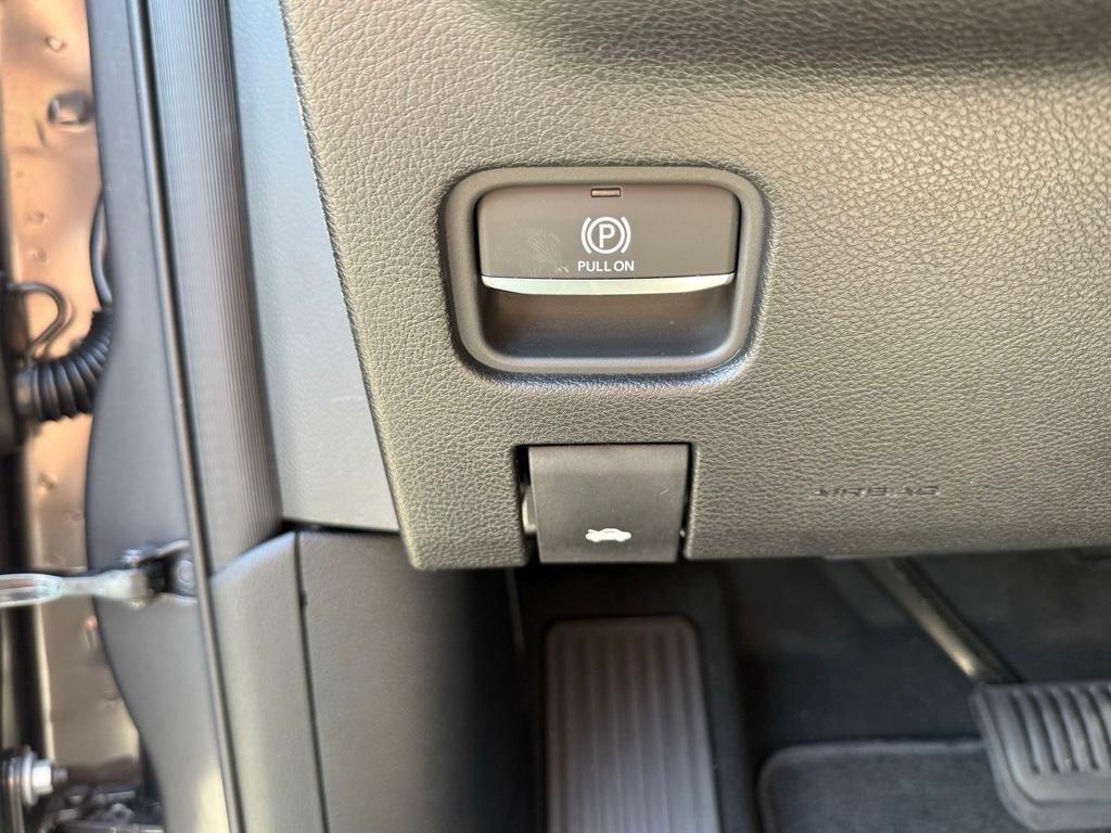 new 2025 Jeep Grand Cherokee car, priced at $38,777