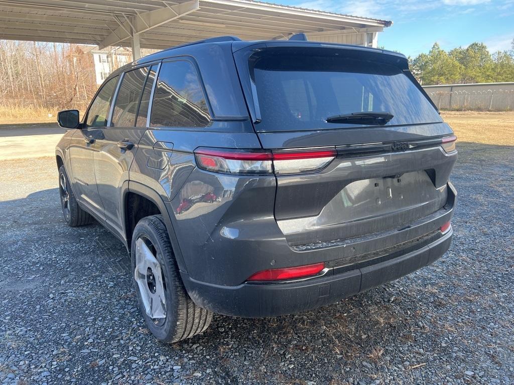 new 2025 Jeep Grand Cherokee car, priced at $38,777