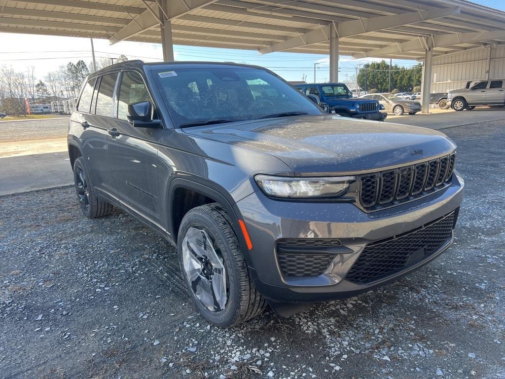 new 2025 Jeep Grand Cherokee car, priced at $38,777