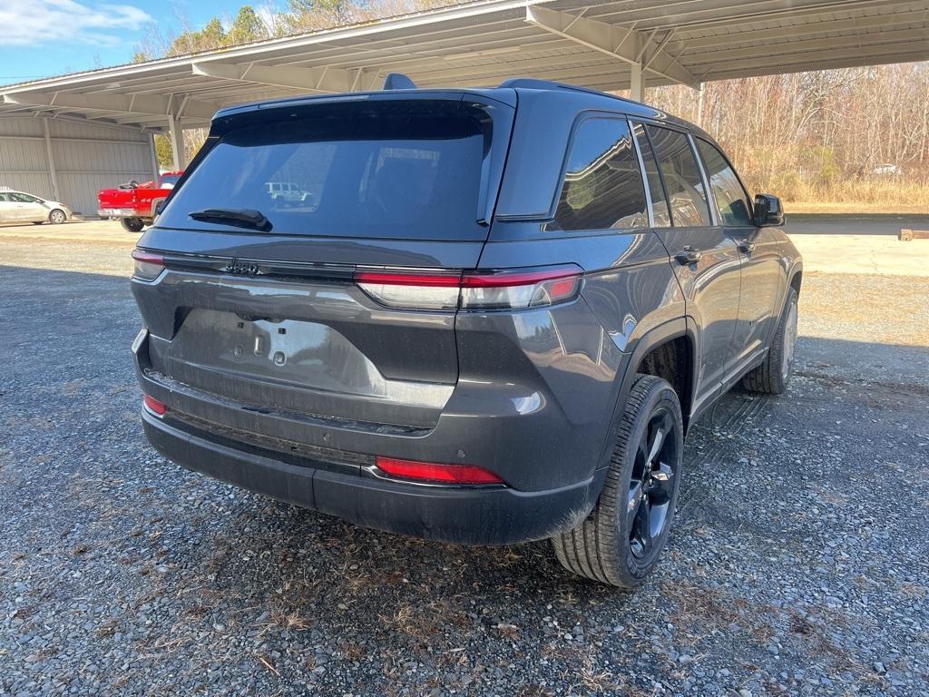 new 2025 Jeep Grand Cherokee car, priced at $38,777