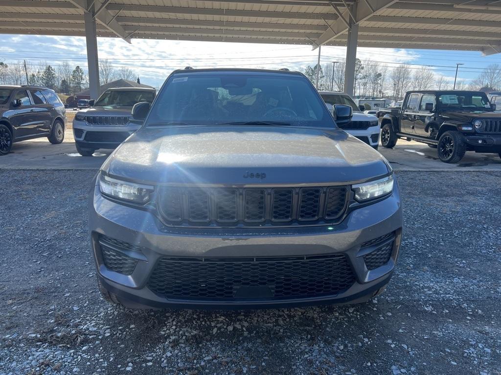 new 2025 Jeep Grand Cherokee car, priced at $38,777