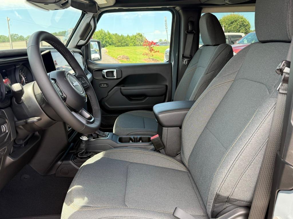 new 2025 Jeep Wrangler car, priced at $38,777