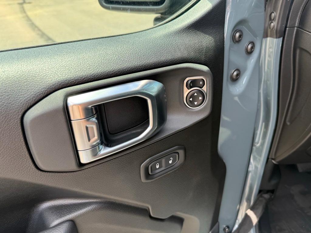 new 2025 Jeep Wrangler car, priced at $38,777