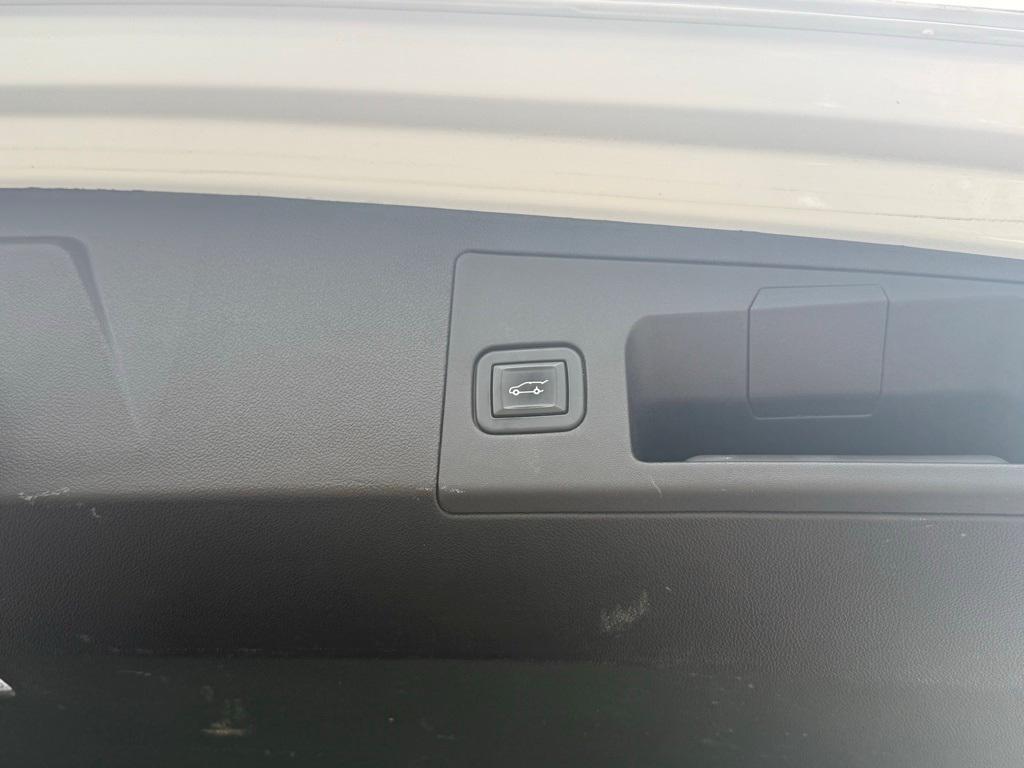 used 2020 Cadillac XT5 car, priced at $24,777