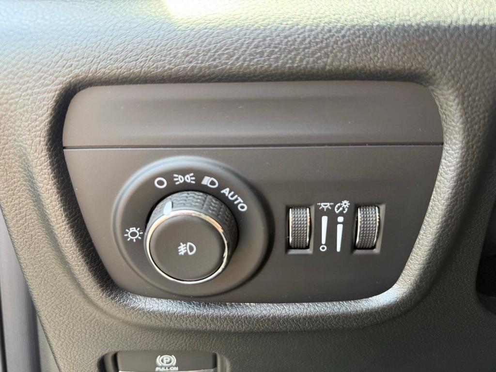 new 2025 Jeep Grand Cherokee car, priced at $46,777