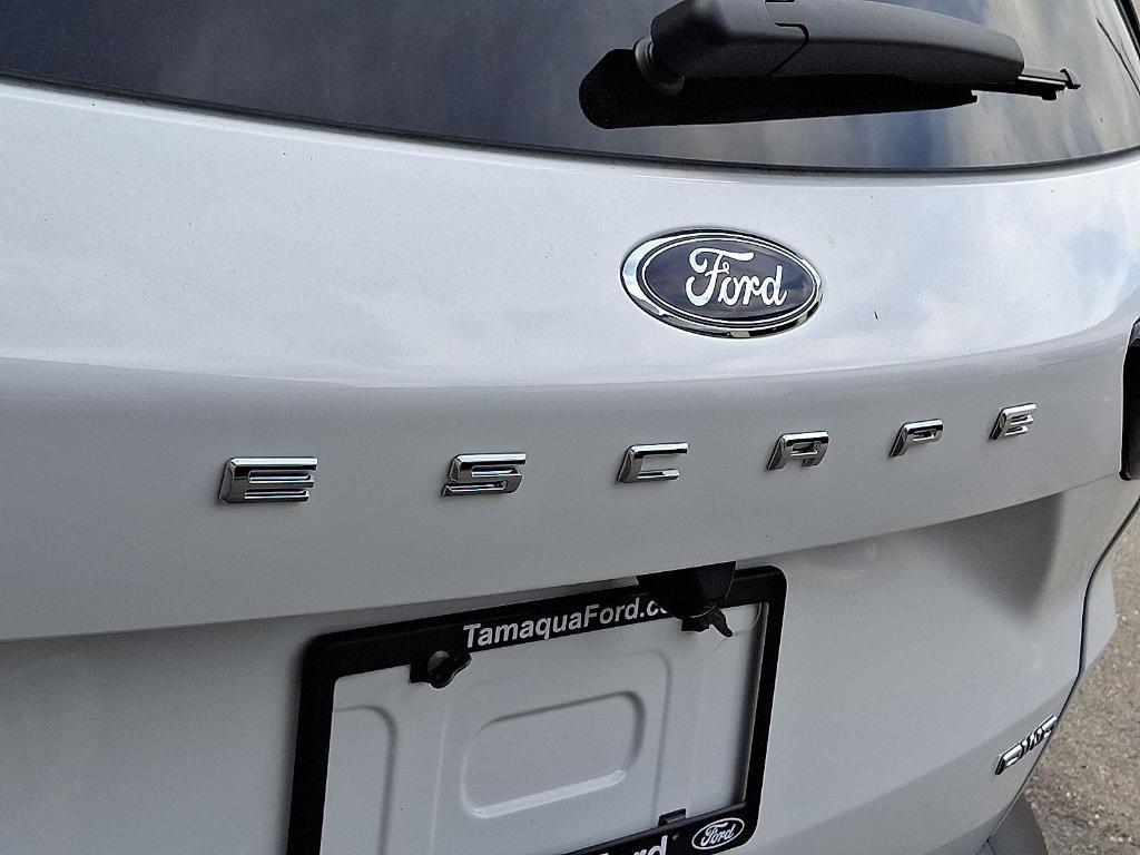 new 2025 Ford Escape car, priced at $28,238
