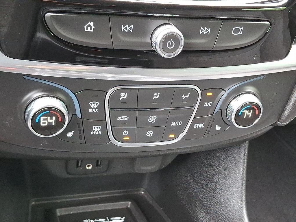 used 2022 Chevrolet Traverse car, priced at $28,990