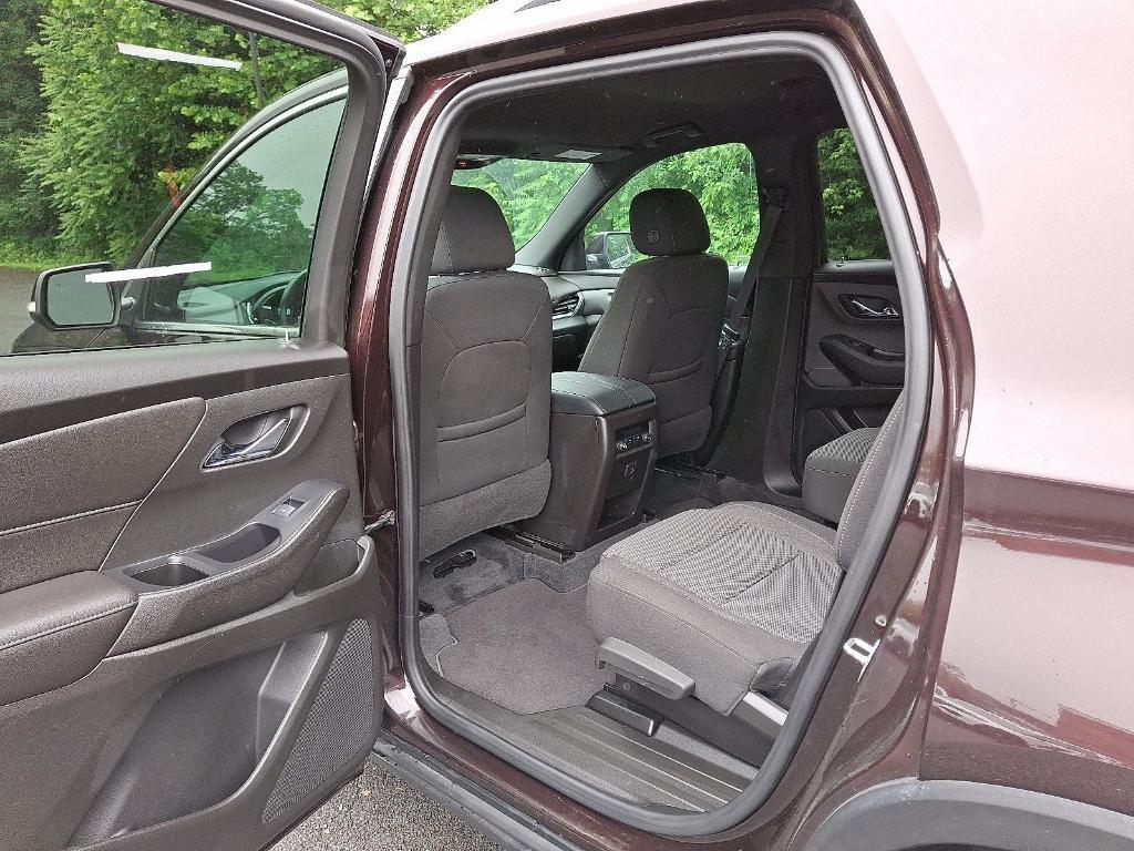 used 2022 Chevrolet Traverse car, priced at $28,990