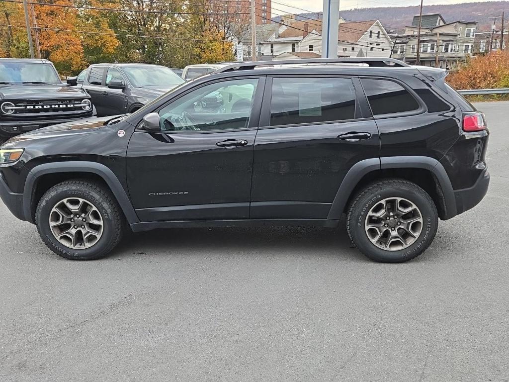 used 2020 Jeep Cherokee car, priced at $15,990
