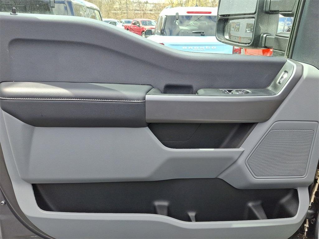 new 2025 Ford F-250 car, priced at $56,315