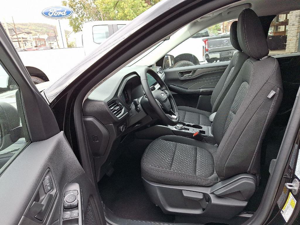 new 2025 Ford Escape car, priced at $30,050