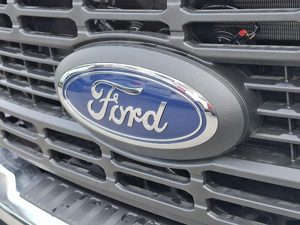 new 2025 Ford F-250 car, priced at $44,404