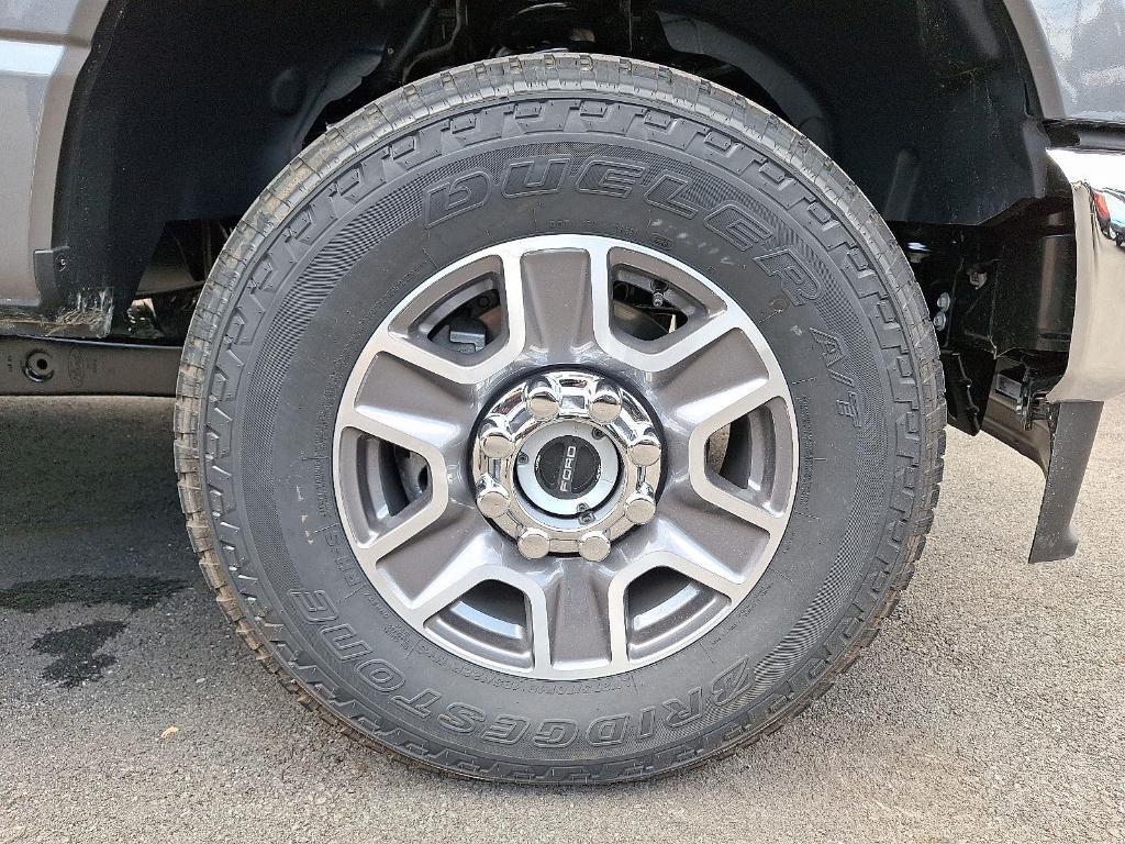 new 2025 Ford F-250 car, priced at $60,820