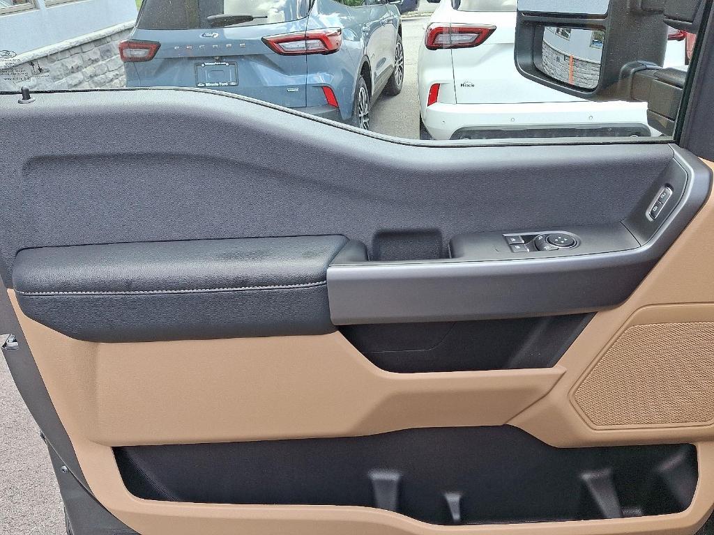 new 2025 Ford F-250 car, priced at $60,820