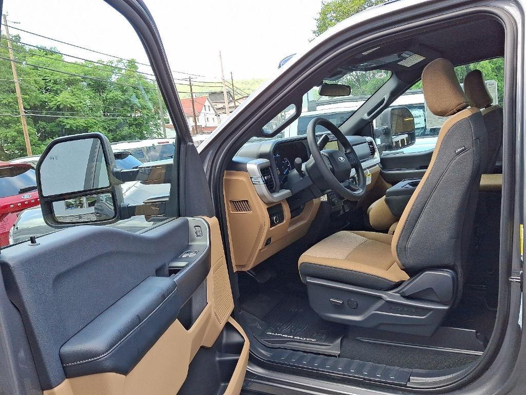 new 2025 Ford F-250 car, priced at $60,820