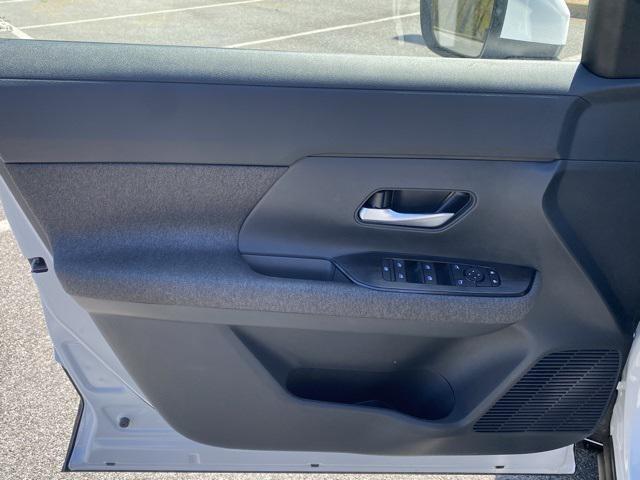 new 2025 Nissan Kicks car, priced at $27,560