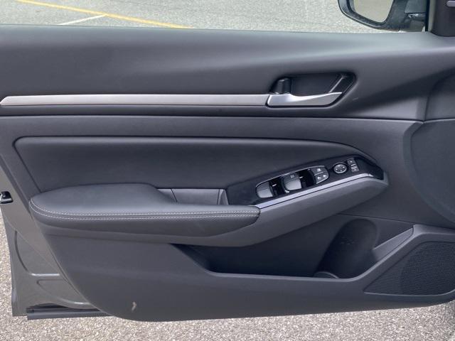 new 2025 Nissan Altima car, priced at $32,673