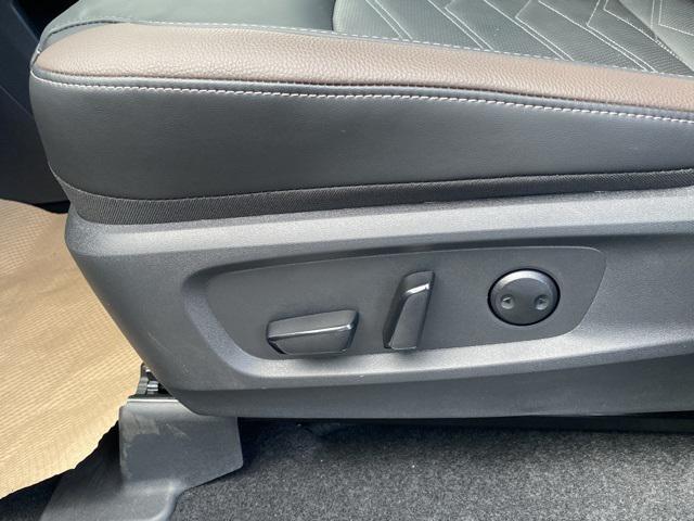 new 2025 Nissan Pathfinder car, priced at $43,723