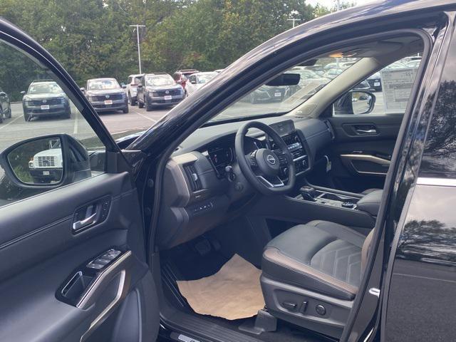 new 2025 Nissan Pathfinder car, priced at $43,723