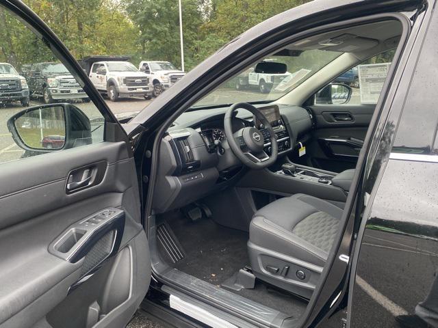 new 2025 Nissan Pathfinder car, priced at $43,890