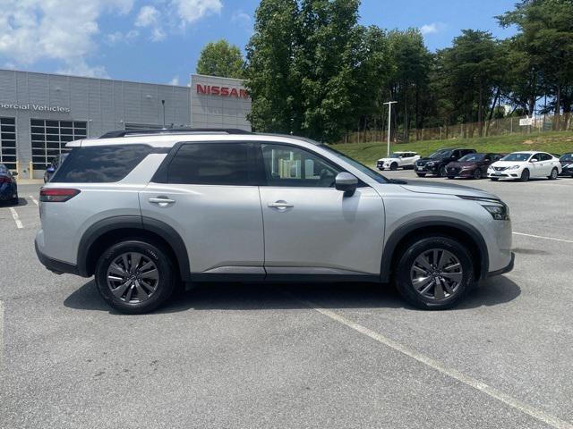 used 2024 Nissan Pathfinder car, priced at $34,999