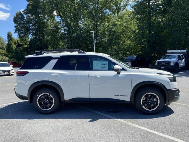 new 2024 Nissan Pathfinder car, priced at $45,204