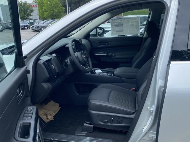 new 2025 Nissan Pathfinder car, priced at $43,865