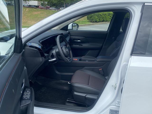 new 2025 Nissan Kicks car, priced at $29,015
