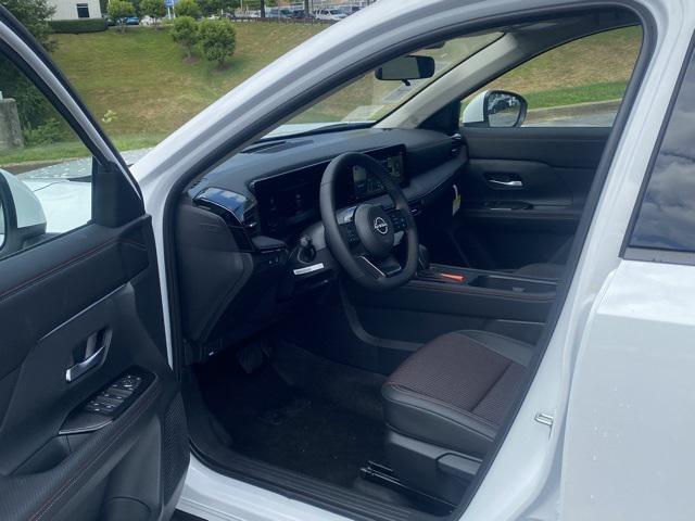 new 2025 Nissan Kicks car, priced at $29,015