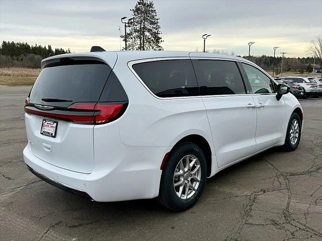 new 2024 Chrysler Pacifica car, priced at $40,307