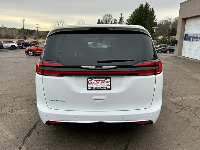 new 2024 Chrysler Pacifica car, priced at $40,307