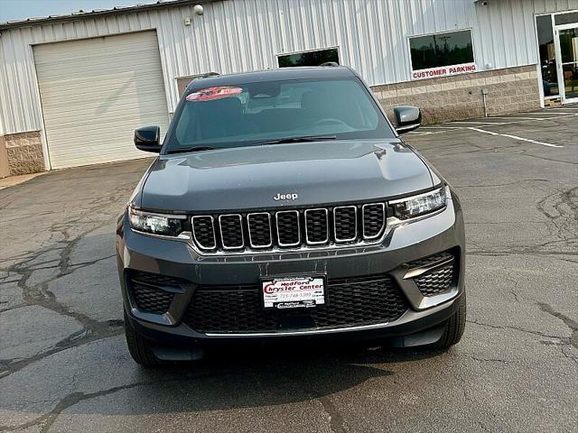 new 2025 Jeep Grand Cherokee car, priced at $43,670