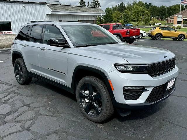 new 2024 Jeep Grand Cherokee car, priced at $47,832