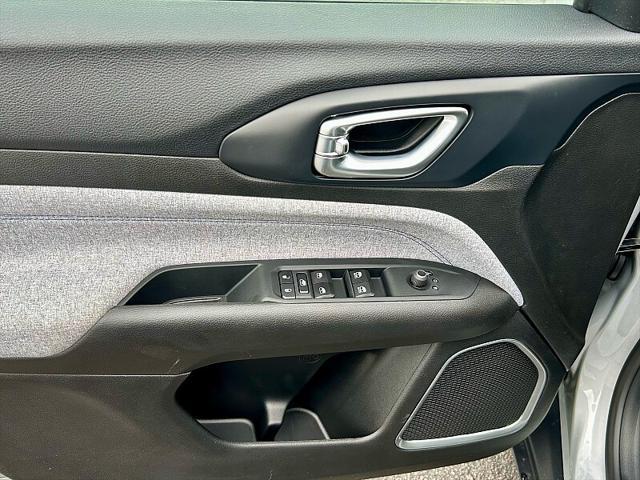 new 2025 Jeep Compass car, priced at $30,260