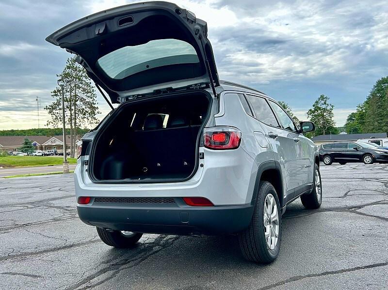 new 2025 Jeep Compass car, priced at $28,549