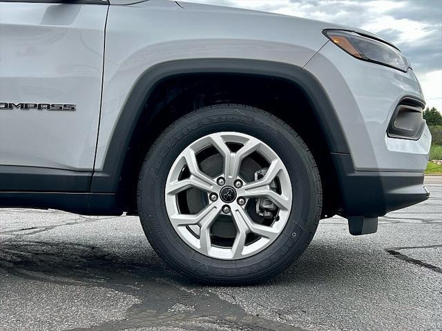 new 2025 Jeep Compass car, priced at $30,260