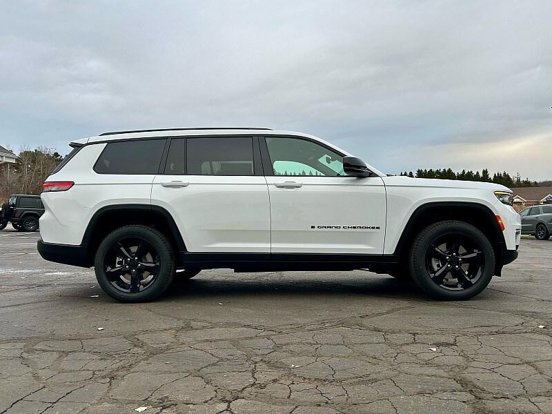 new 2025 Jeep Grand Cherokee L car, priced at $52,620