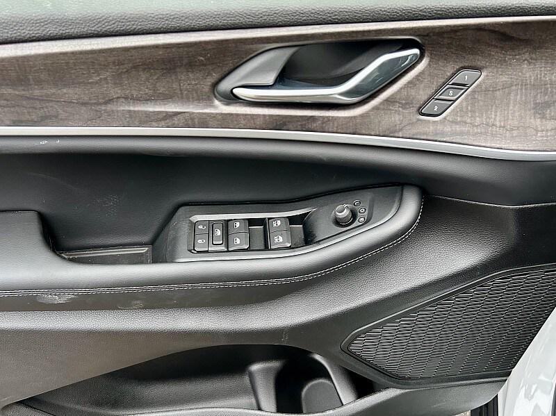 new 2025 Jeep Grand Cherokee L car, priced at $52,620