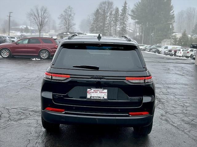 new 2025 Jeep Grand Cherokee car, priced at $54,057