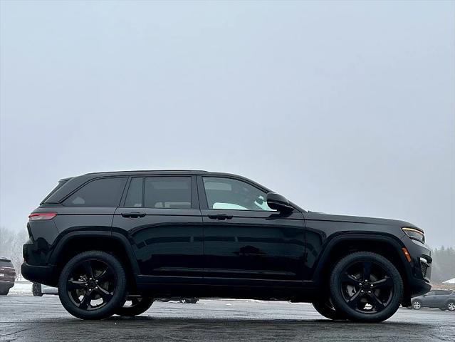 new 2025 Jeep Grand Cherokee car, priced at $54,057