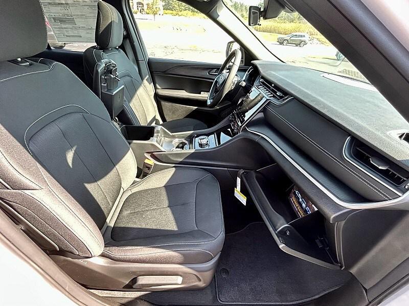 new 2025 Jeep Grand Cherokee car